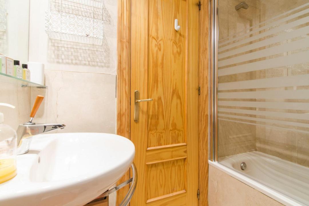 1 Bedroom 1 Bathroom Furnished - Chueca - Bright In Downtown Area - Mintystay Мадрид Екстер'єр фото